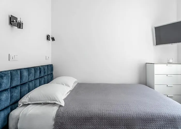 River House Apartments