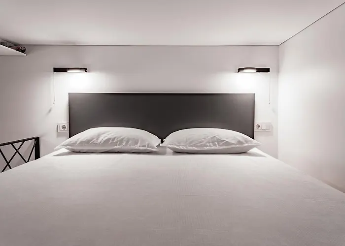 River House Apartments